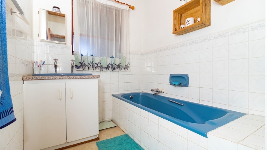 4 Bedroom Property for Sale in Pearly Beach Western Cape